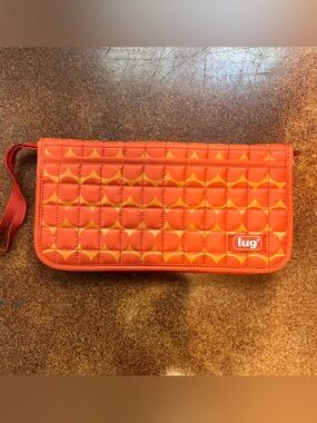 lug Coral-Orange Quilted Wristlet Clutch Travel Walket